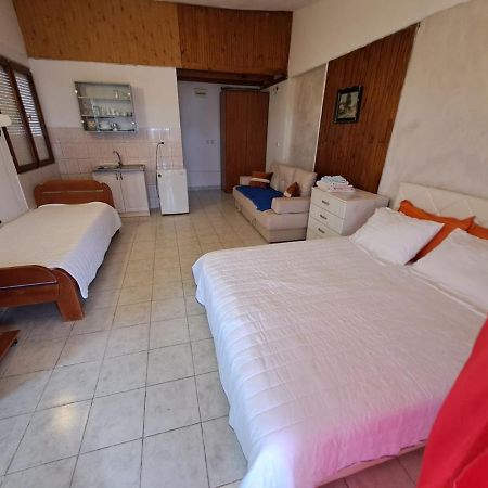 Apartmani Gordana บาร์ ภายนอก รูปภาพ