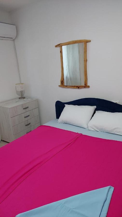 Apartmani Gordana บาร์ ภายนอก รูปภาพ
