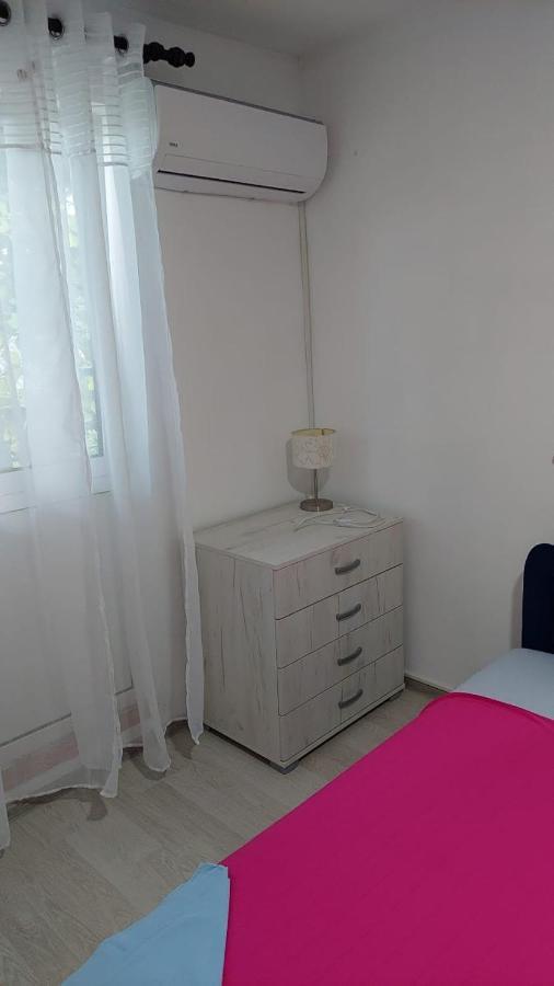 Apartmani Gordana บาร์ ภายนอก รูปภาพ