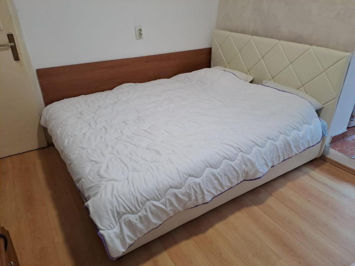 Apartmani Gordana บาร์ ภายนอก รูปภาพ