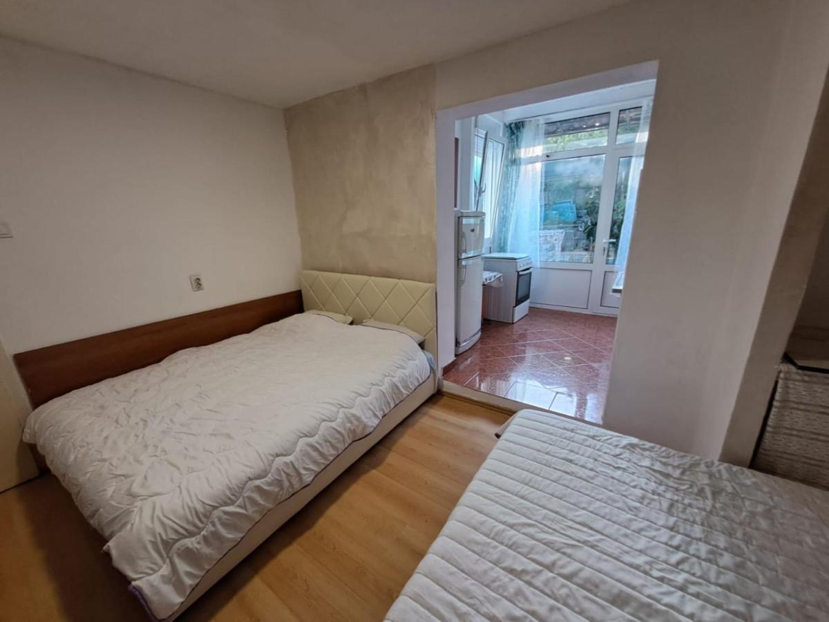 Apartmani Gordana บาร์ ภายนอก รูปภาพ