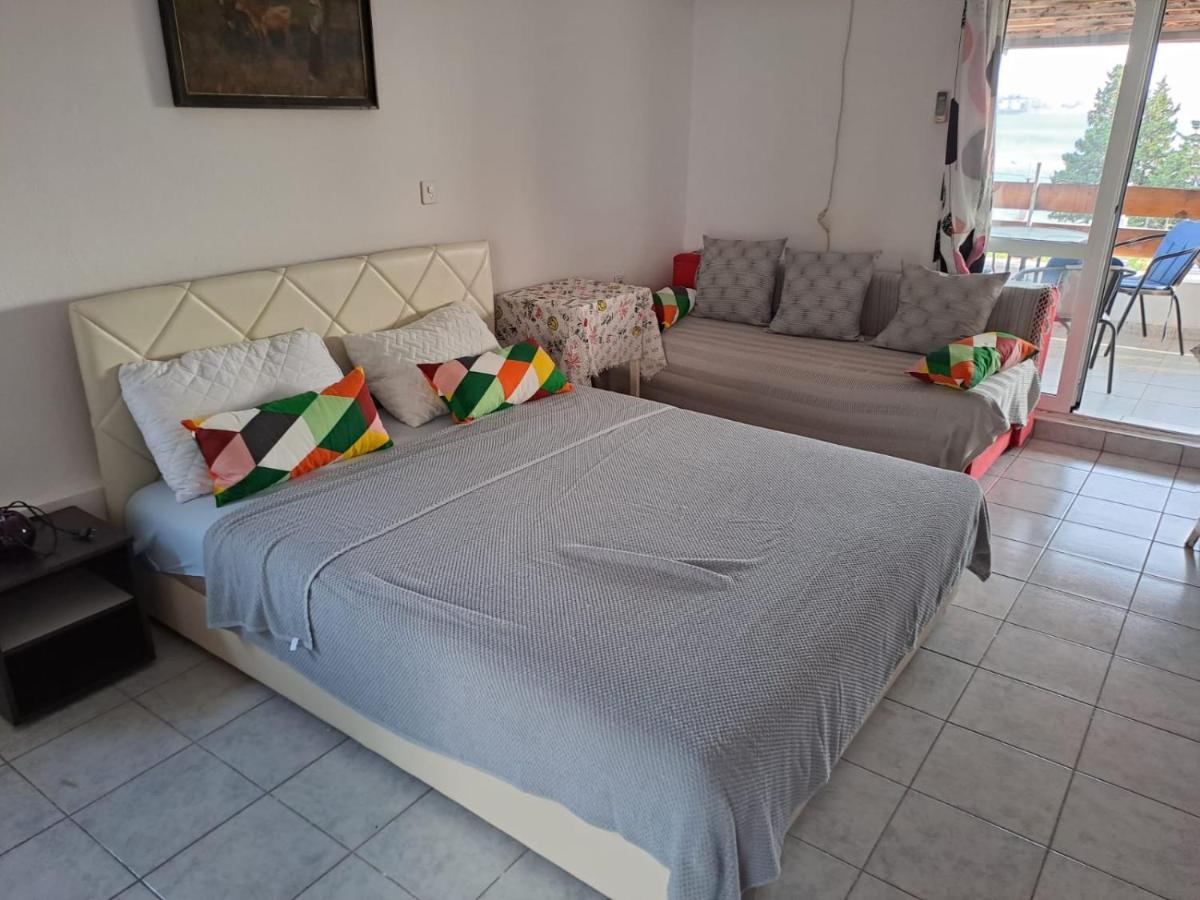 Apartmani Gordana บาร์ ภายนอก รูปภาพ