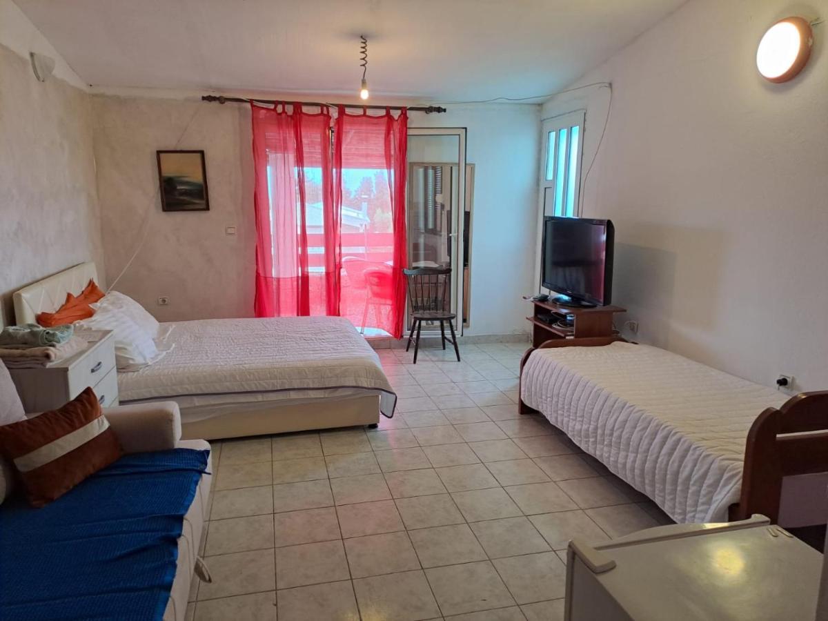 Apartmani Gordana บาร์ ภายนอก รูปภาพ