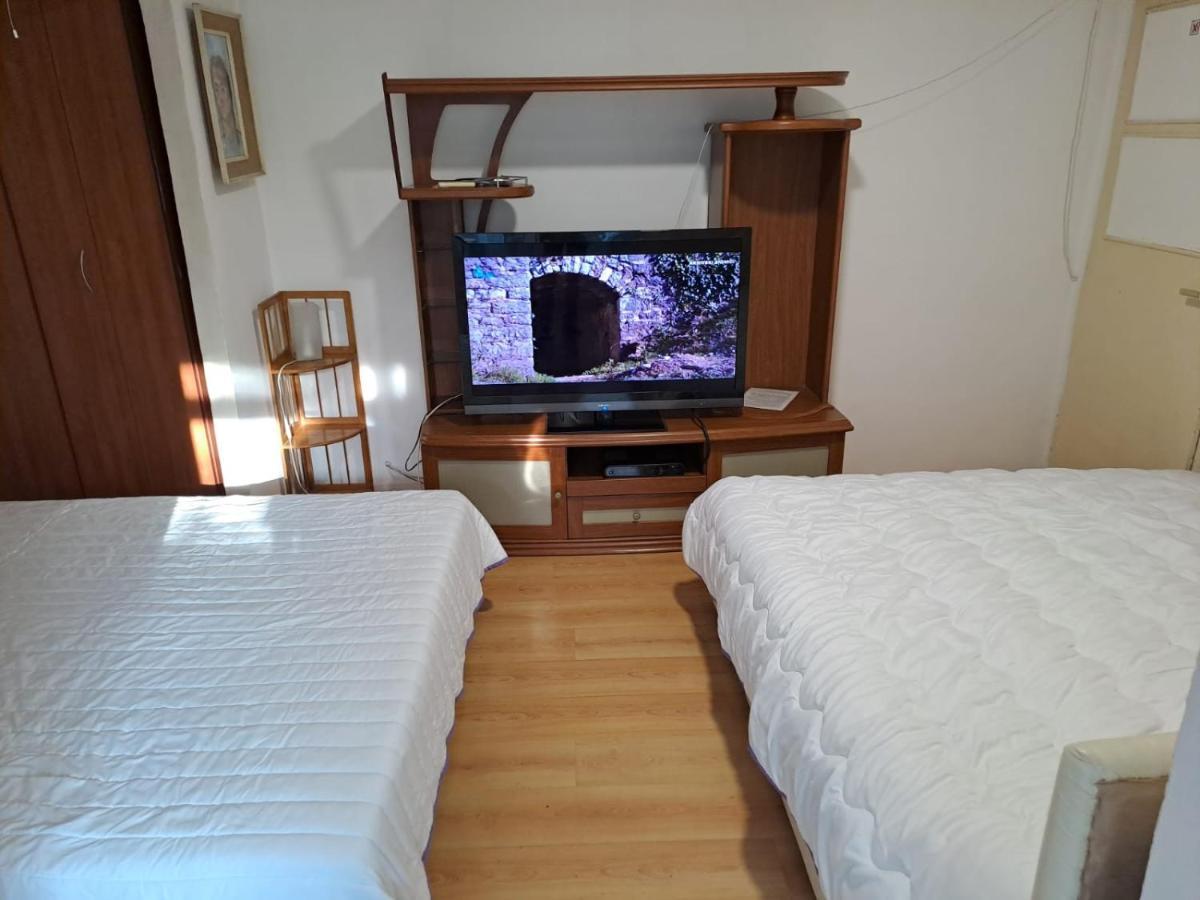 Apartmani Gordana บาร์ ภายนอก รูปภาพ