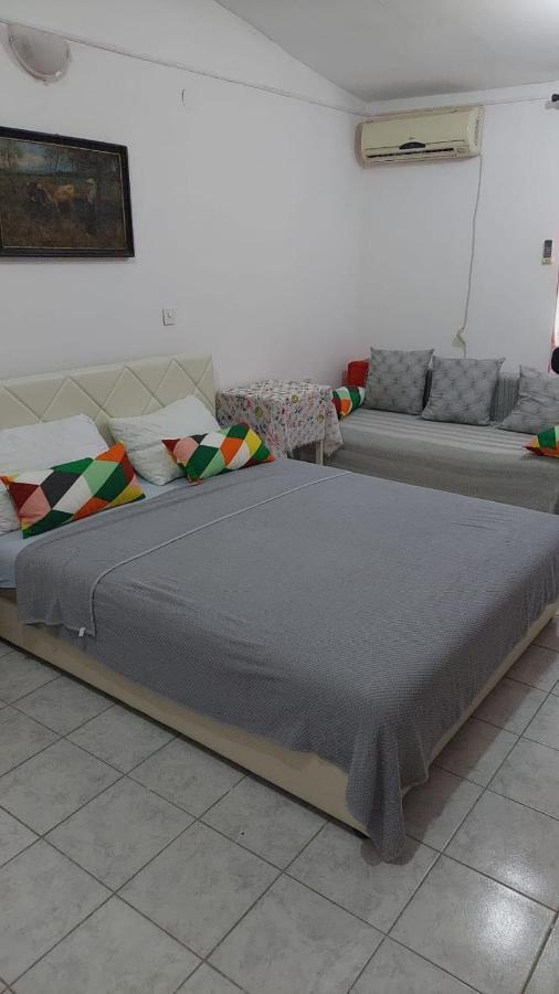 Apartmani Gordana บาร์ ภายนอก รูปภาพ