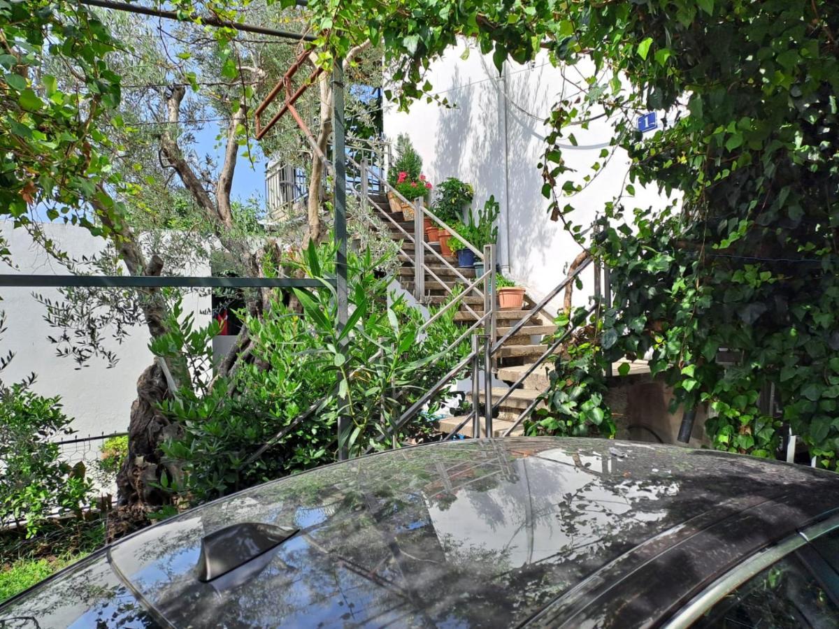 Apartmani Gordana บาร์ ภายนอก รูปภาพ