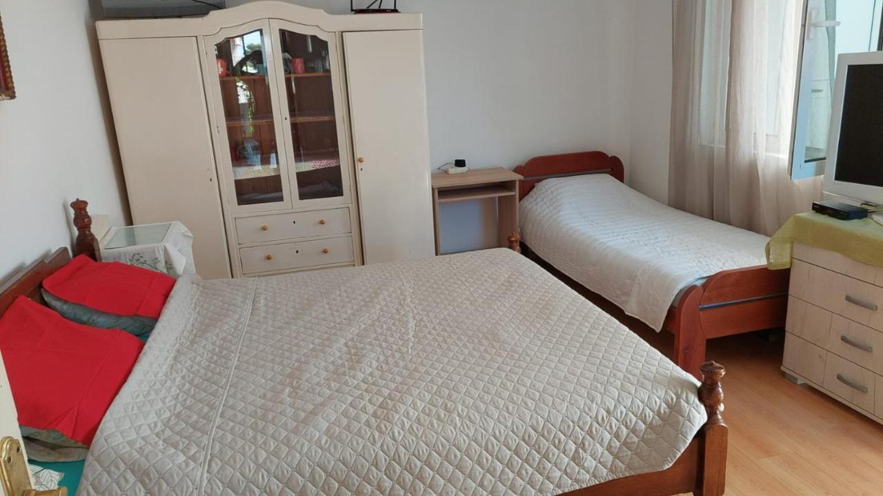 Apartmani Gordana บาร์ ภายนอก รูปภาพ