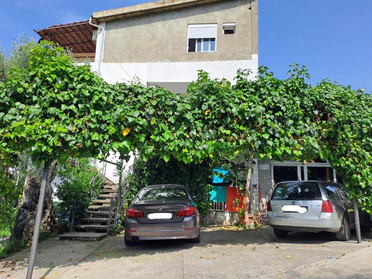 Apartmani Gordana บาร์ ภายนอก รูปภาพ