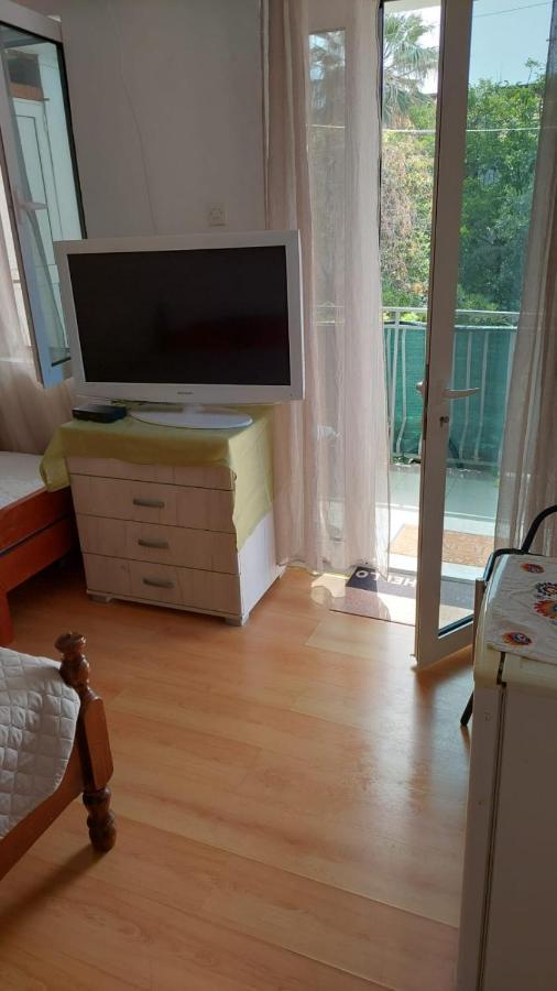 Apartmani Gordana บาร์ ภายนอก รูปภาพ